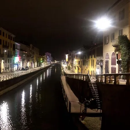 Naviglio, Metro Blu Duomo *